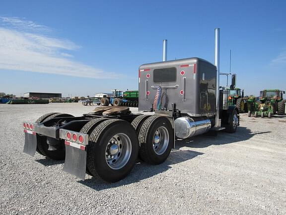 Image of Peterbilt 379 equipment image 4