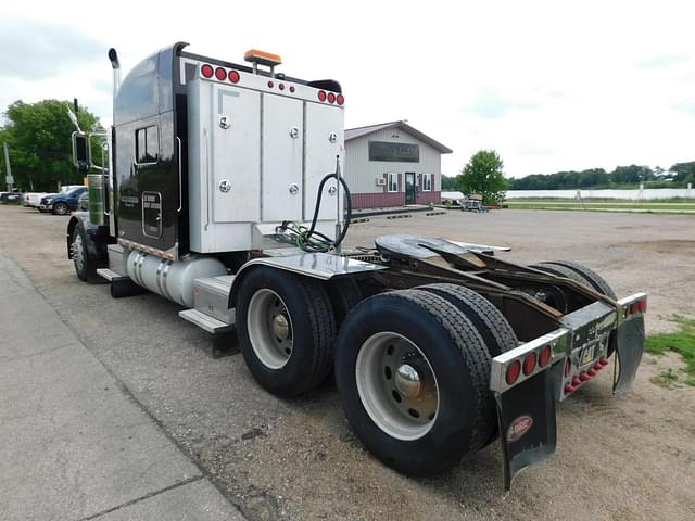 Image of Peterbilt 379 equipment image 3