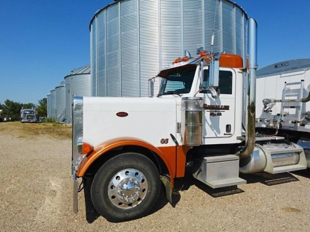 Image of Peterbilt 379 Primary image