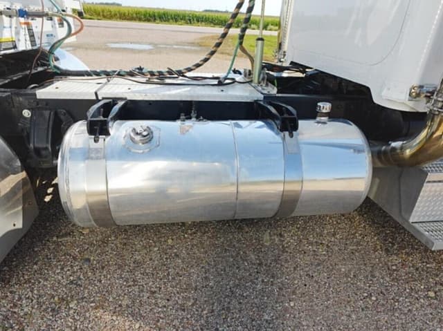 Image of Peterbilt 379 equipment image 4