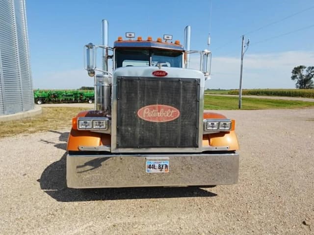 Image of Peterbilt 379 equipment image 1