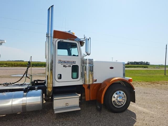 Image of Peterbilt 379 equipment image 3
