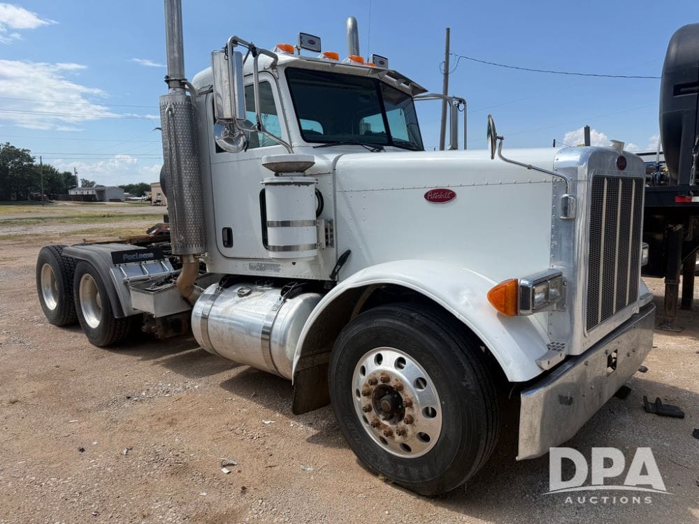 2005 Peterbilt 379 Equipment Image0