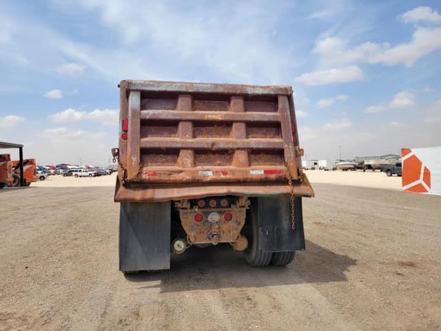 Image of Peterbilt 379 equipment image 3