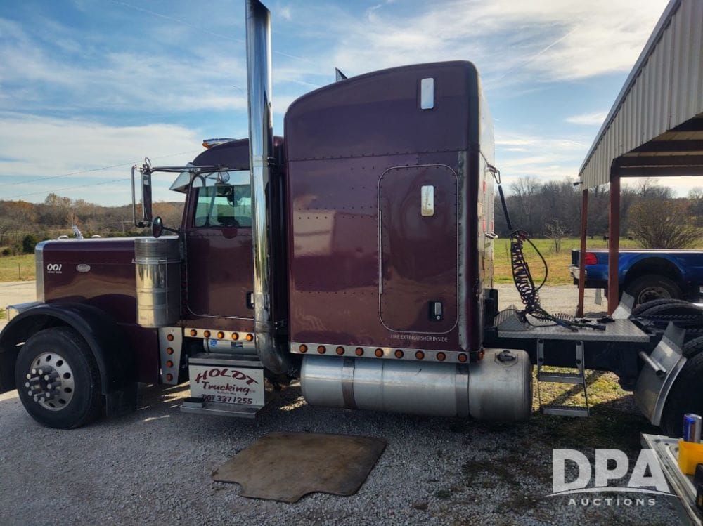 2005 Peterbilt 379 Equipment Image0