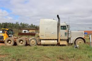 2005 Peterbilt 379 Image