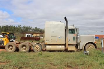Main image Peterbilt 379