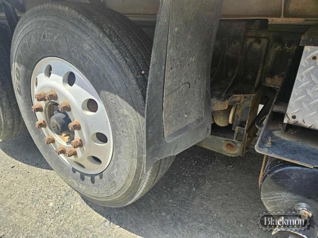 Image of Peterbilt 379 equipment image 3