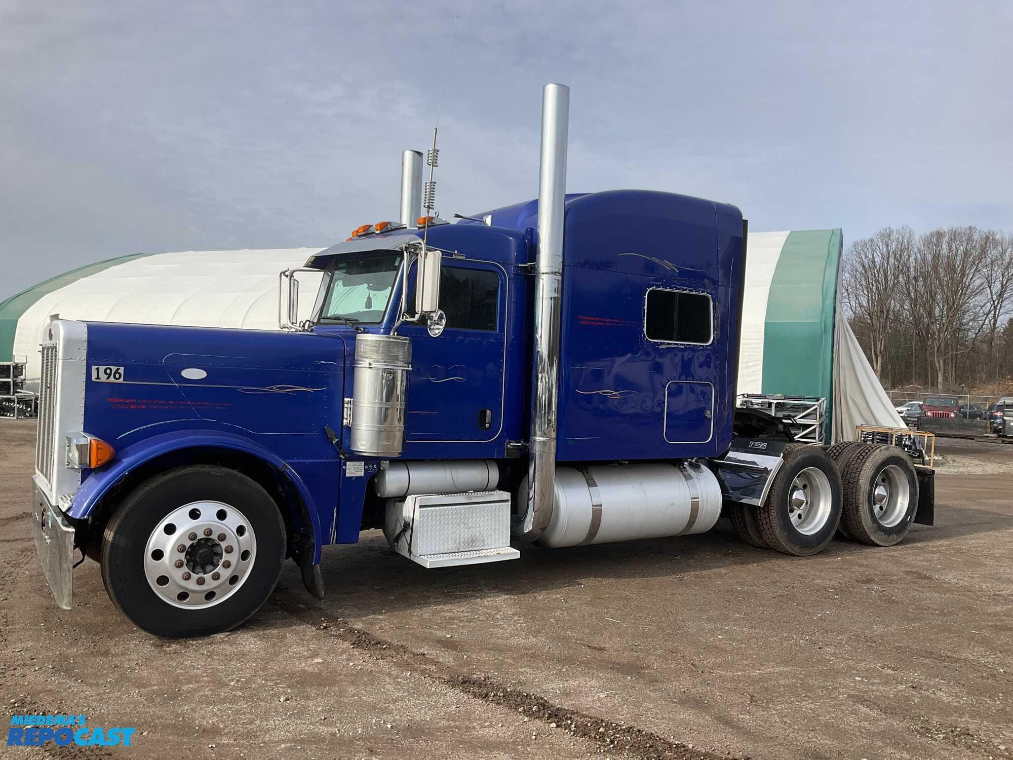 Main image Peterbilt 379