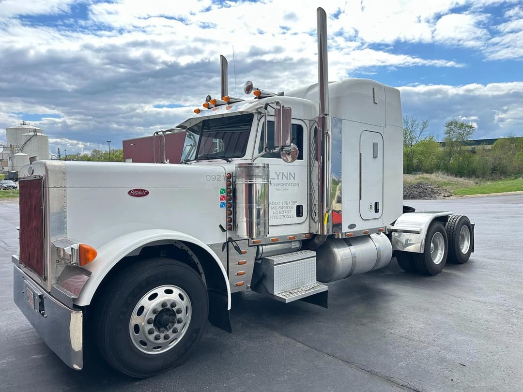 Image of Peterbilt 379 Primary image