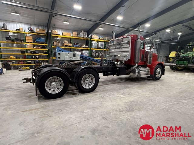 Image of Peterbilt 379 equipment image 2
