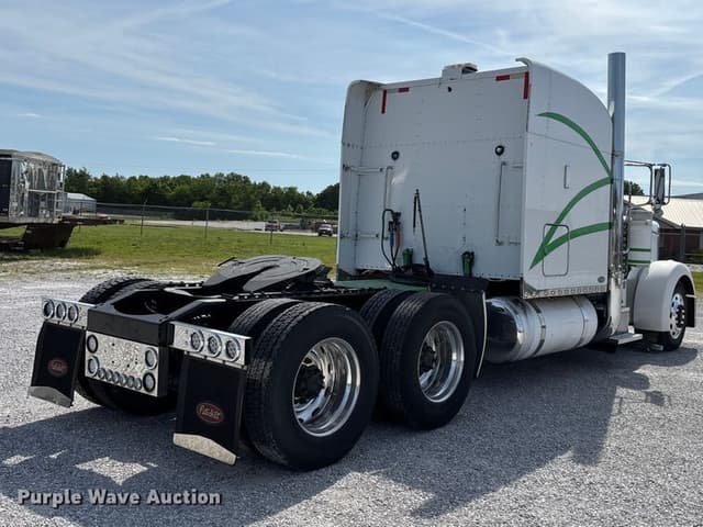 Image of Peterbilt 379 equipment image 4