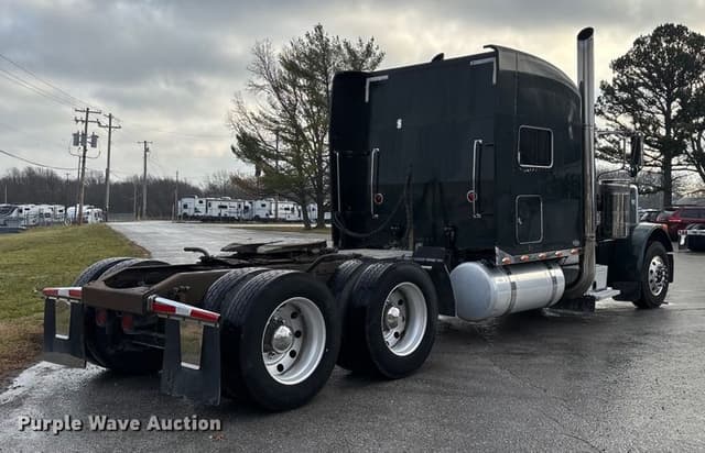 Image of Peterbilt 379 equipment image 4