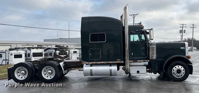 Image of Peterbilt 379 equipment image 3