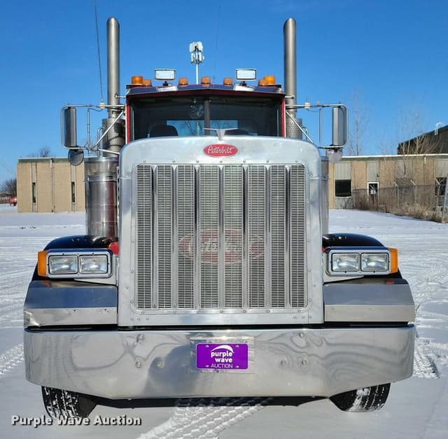 Image of Peterbilt 379 equipment image 1