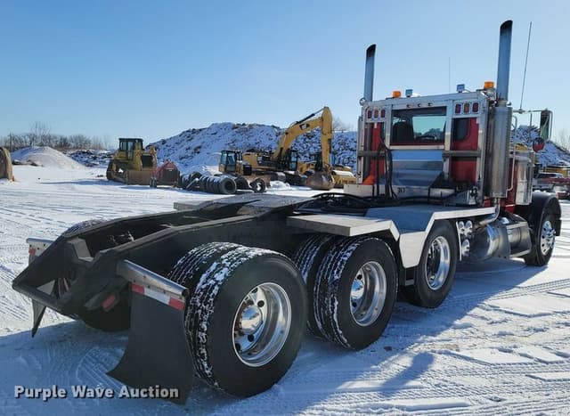 Image of Peterbilt 379 equipment image 4