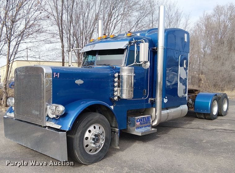 2005 Peterbilt 379 Equipment Image0