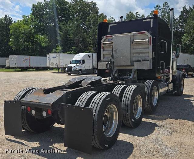 Image of Peterbilt 379 equipment image 4