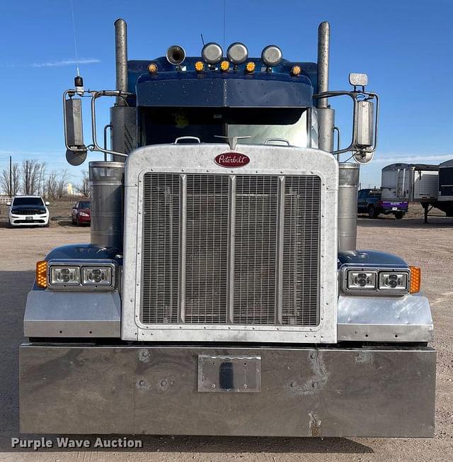 Image of Peterbilt 379 equipment image 1