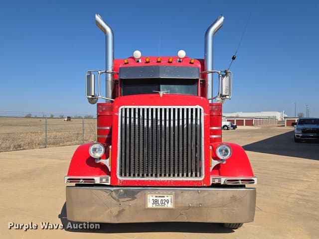 Image of Peterbilt 379 equipment image 1