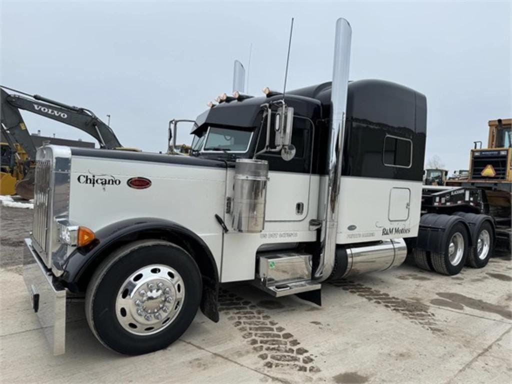 Main image Peterbilt 379