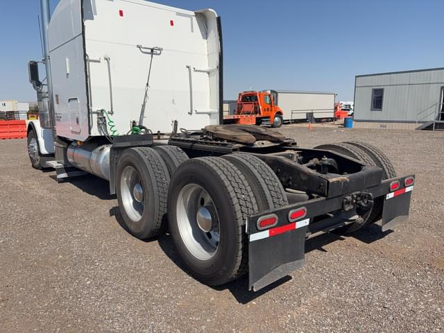 Image of Peterbilt 379 equipment image 2