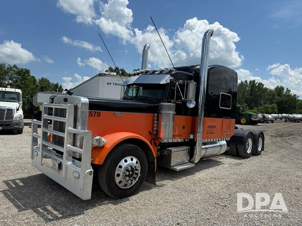 Image of Peterbilt 379 Primary image