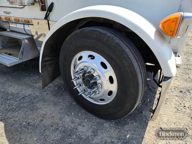 Image of Peterbilt 379 equipment image 3