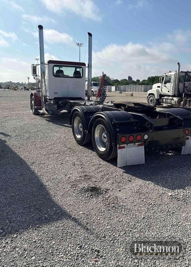 Image of Peterbilt 379 equipment image 1