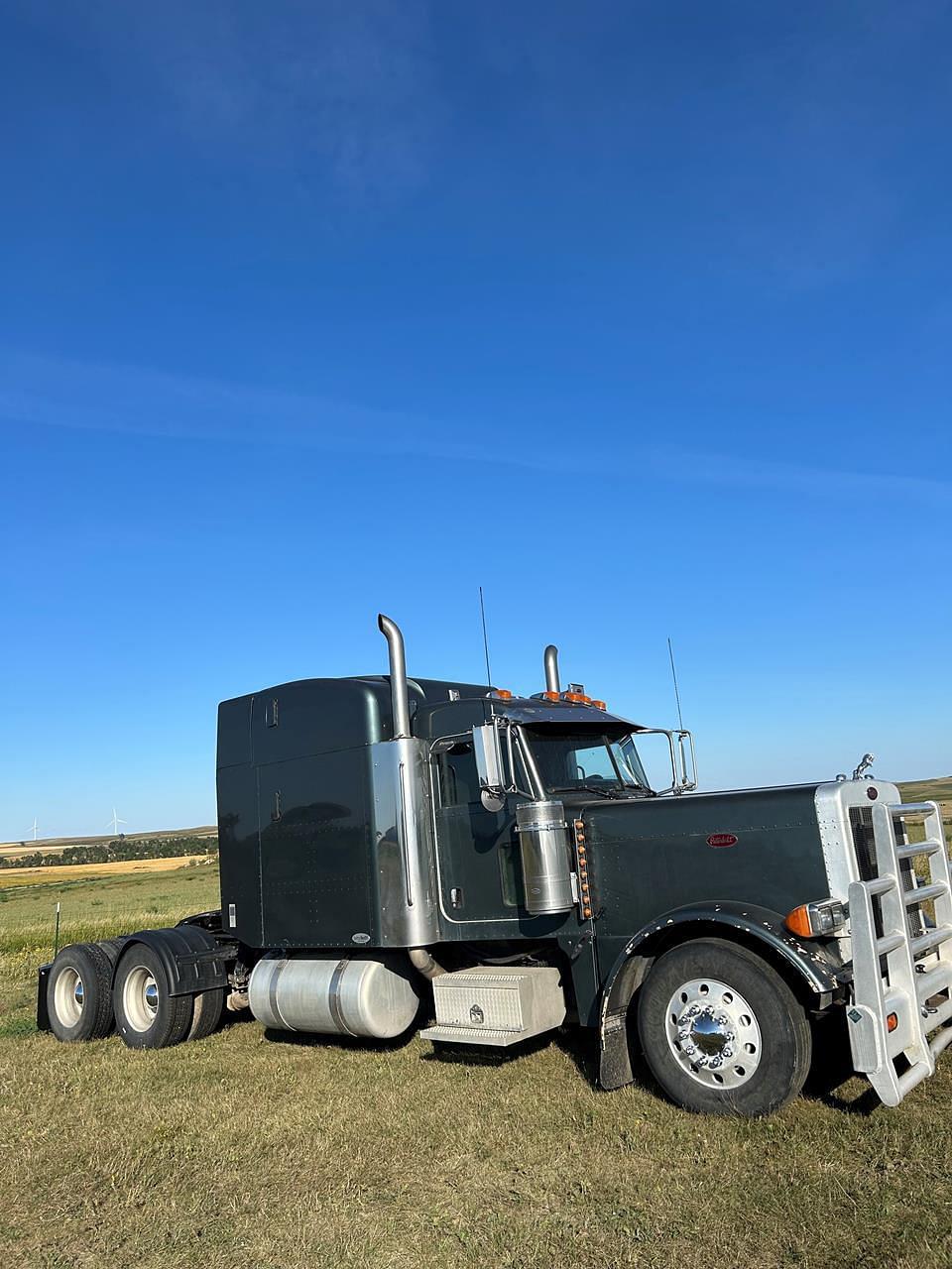 Image of Peterbilt 379EXHD Primary Image