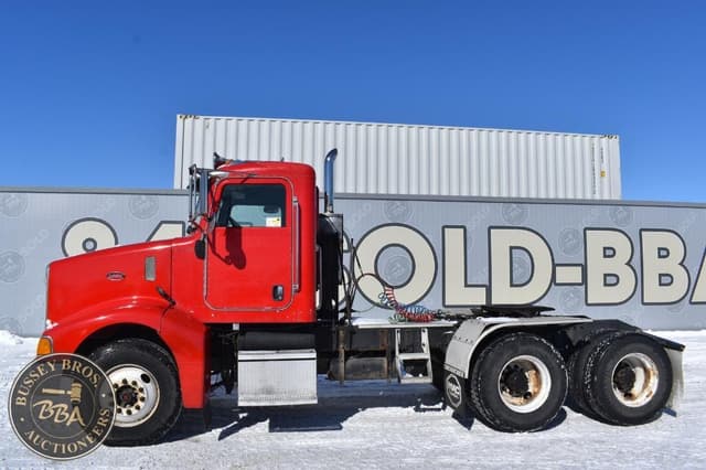 Image of Peterbilt 385 equipment image 1