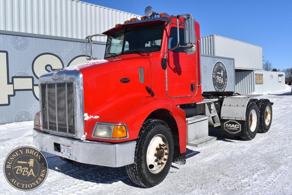 Image of Peterbilt 385 Primary image