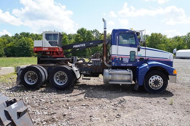 Image of Peterbilt 385 equipment image 2