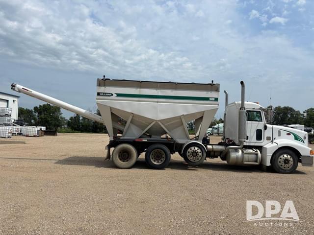 Image of Peterbilt 385 equipment image 3