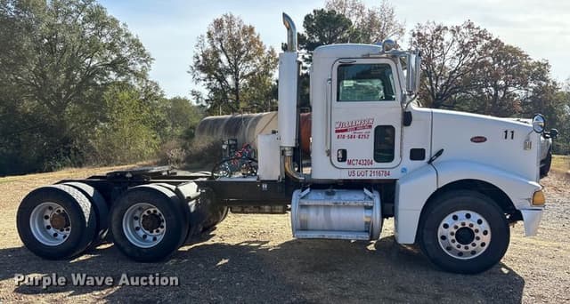 Image of Peterbilt 385 equipment image 3