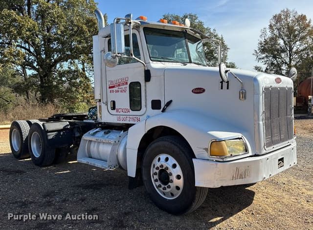 Image of Peterbilt 385 equipment image 2