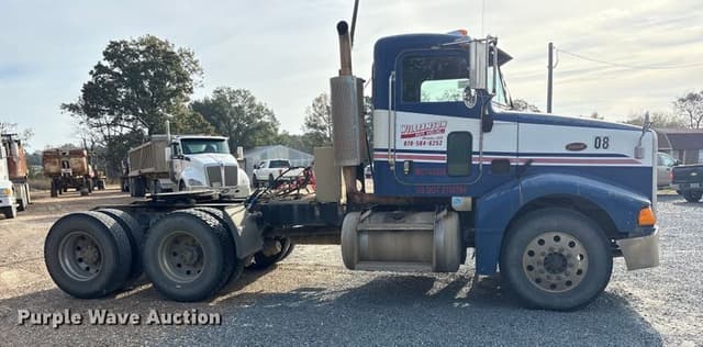 Image of Peterbilt 385 equipment image 3