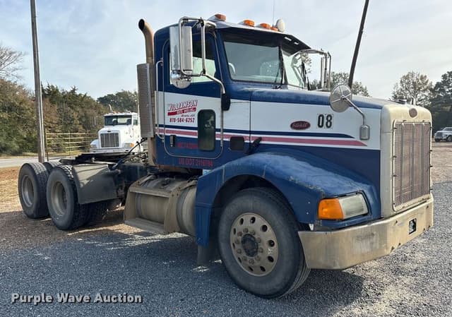 Image of Peterbilt 385 equipment image 2