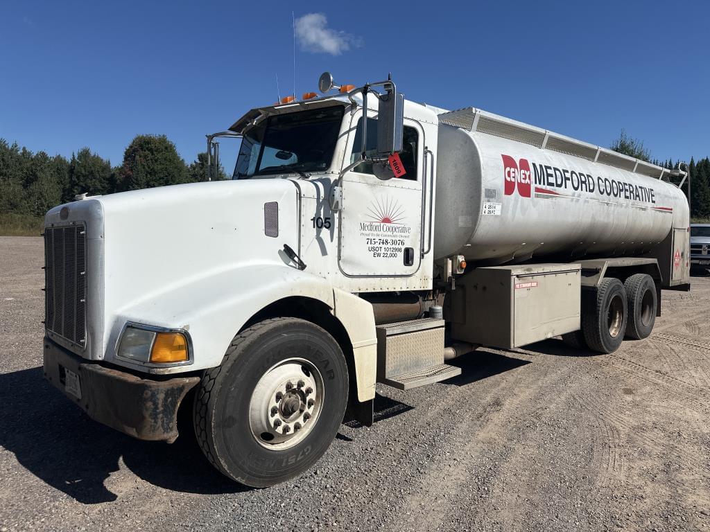 Image of Peterbilt 385 Primary image