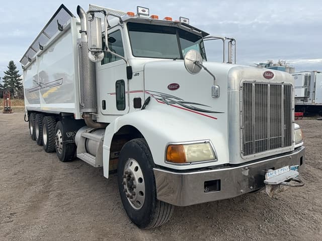 Image of Peterbilt 385 equipment image 4