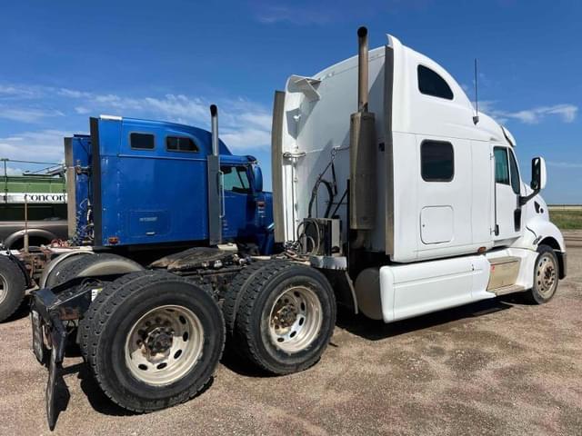 Image of Peterbilt 387 equipment image 4