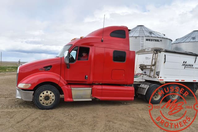 Image of Peterbilt 387 equipment image 2