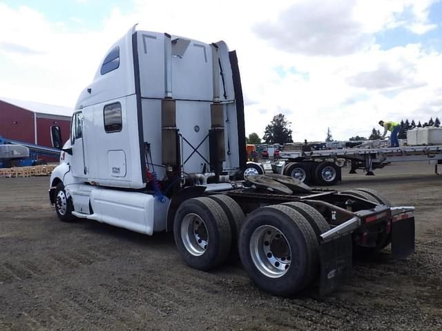 Image of Peterbilt 387 equipment image 3