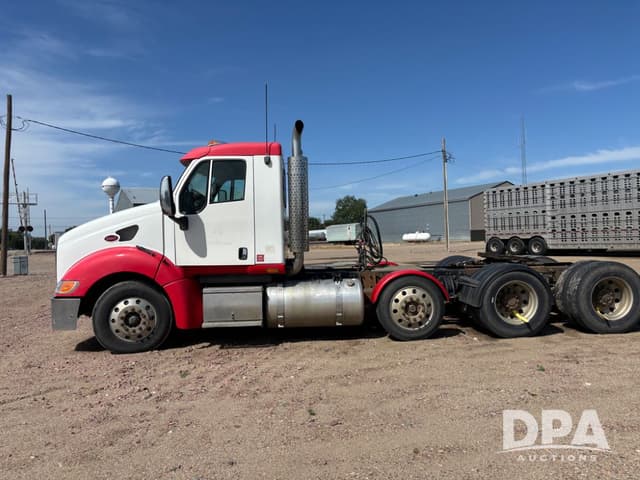 Image of Peterbilt 387 equipment image 3