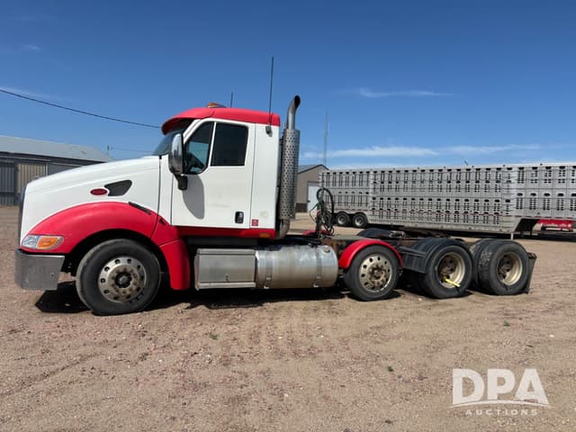 Image of Peterbilt 387 equipment image 2