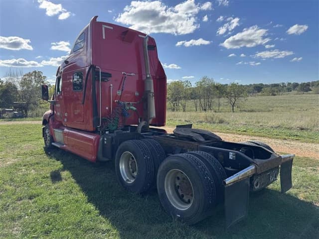 Image of Peterbilt 387 equipment image 4