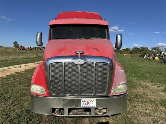 Image of Peterbilt 387 equipment image 1