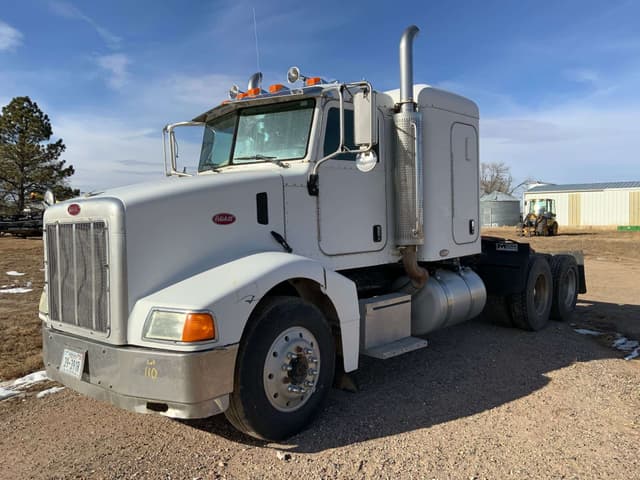 Image of Peterbilt 385 equipment image 2