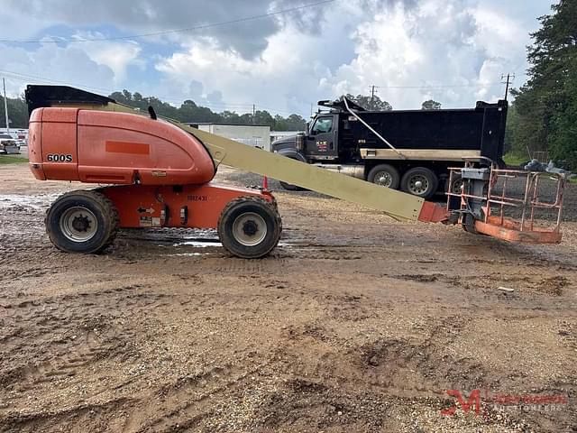 Image of JLG 600S equipment image 4