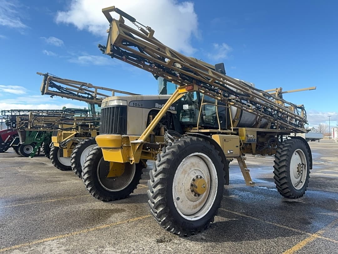 Image of Ag-Chem RoGator 1064 Primary image